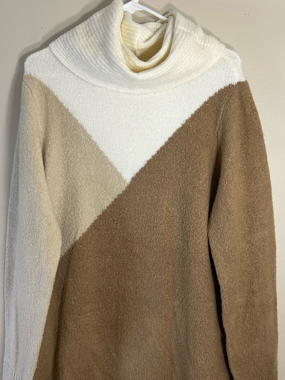 Linda Anderson Cowl Neck Colorblock Sweater Tan Cream Brown XL